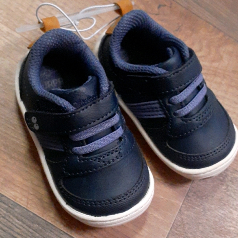 NWOT Surprise by Striderite Boys Shoes